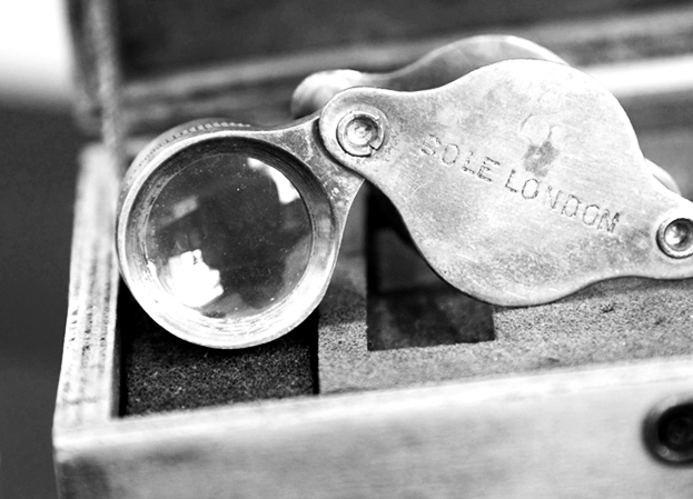attention for details Marco Meletti Jewelry Maker cares every single detail