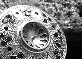 collections detail marys and cora collections_ ring detail